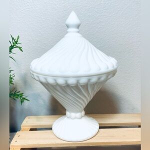 Westmoreland Milk Glass “Swirl and Ball” Pattern Lidded Candy Dish. EUC